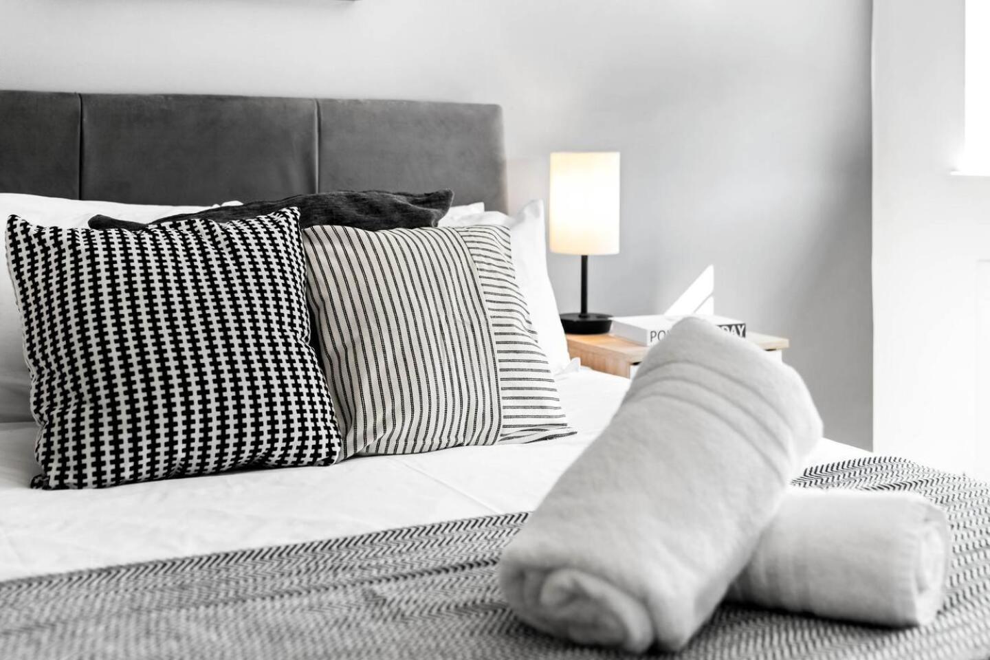 City Centre - Two Bedroom Apartment - Juliet Balcony - Secure Parking - Wifi - Smart Tv - Top Rated -33S バーミンガム エクステリア 写真