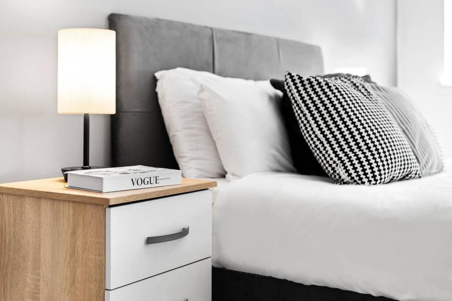 City Centre - Two Bedroom Apartment - Juliet Balcony - Secure Parking - Wifi - Smart Tv - Top Rated -33S バーミンガム エクステリア 写真